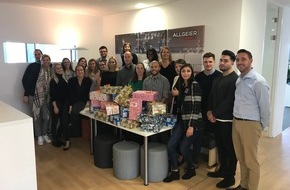 Allgeier Experts SE: Weihnachtsbotschaft von Allgeier Experts: Mitarbeiter spenden 131 Pakete für "Weihnachten im Schuhkarton"