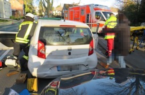 Polizei Mettmann: POL-ME: Zwei Personen bei Auffahrunfall leicht verletzt - Haan - 2203023