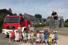 Freiwillige Feuerwehr Weeze: Feuerwehr Weeze: Brandschutzerziehung in Weezer Kindergärten