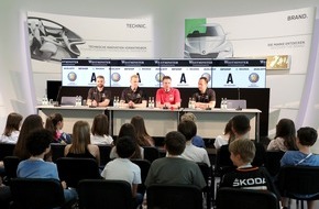 Skoda Auto Deutschland GmbH: Eishockey-Bundestrainer und Nationalspieler stellen sich im SKODA Pavillon der Autostadt den Fragen Jugendlicher (FOTO)