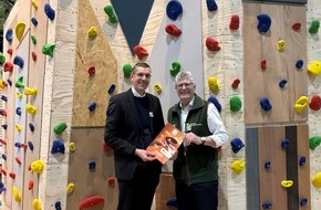 Verband der Deutschen Holzwerkstoffindustrie e.V. (VHI): Pressemitteilung: Seit &uuml;ber 100 Jahren an der Seite des Forsts - Der VHI gratuliert zu 100 Jahren Gr&uuml;ne Woche und zeigt am Stand des Deutschen Forstwirtschaftsrates Hightech aus Holz