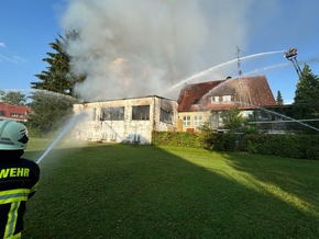 KFV Bodenseekreis: Großbrand in Obereisenbach zerstört Werkstatt und Wohnhaus