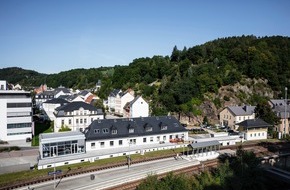 NOMOS Glash&uuml;tte: Pilotprojekt bei NOMOS Glash&uuml;tte: Wirtschaft f&uuml;r Demokratie