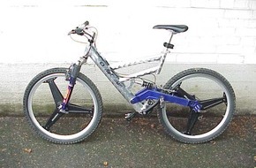 Polizei Düren: POL-DN: 021227 -1- Wem gehört das Fahrrad? (Foto als Anlage)