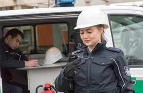 Hauptzollamt Landshut: HZA-LA: Zoll nimmt Paketdienstleister ins Visier Bundesweite Schwerpunkprüfung gegen Schwarzarbeit und illegale Beschäftigung