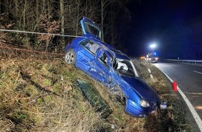 Polizeiinspektion Rockenhausen: POL-PIROK: Verkehrsunfall - Person in Fahrzeug eingeklemmt