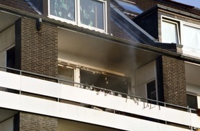 Feuerwehr Düsseldorf: FW-D: Kerze verursacht ausgedehnten Zimmerbrand