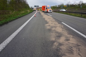 FW Ratingen: Ratingen, BAB 52, Verkehrsunfall im Autobahnkreuz Düsseldorf Nord mit drei Verletzten.