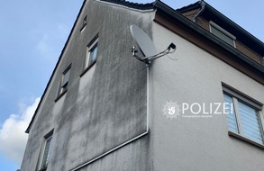 Polizeipräsidium Westpfalz: POL-PPWP: Kollision mit Satellitenschüssel