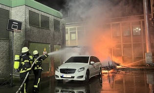 Feuerwehr Moers: FW Moers: Küchenbrand in Scherpenberg / Brennender Wohnwagen in Moers-Mitte