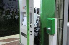 Bundespolizeidirektion Sankt Augustin: BPOL NRW: Unbekannte brechen Fahrkartenautomat auf - Bundespolizei sucht nach Zeugen