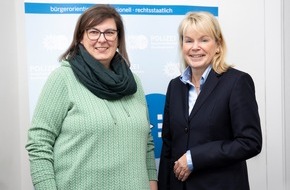 Polizeipräsidium Recklinghausen: POL-RE: Datteln: Polizeipräsidentin ehrt Unfallzeugin für vorbildliches Verhalten