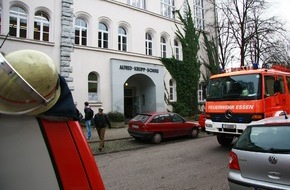Feuerwehr Essen: FW-E: Zwischenfall im Chemiesaal der Alfred-Krupp-Schule