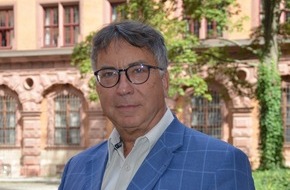 Leibniz Universität Hannover: Pressemitteilung Nr. 072/2025 der Leibniz Universität Hannover   Umstrittene Demokratie – darf die Rechtswissenschaft in Zeiten gesellschaftlicher Polarisierung neutral bleiben?