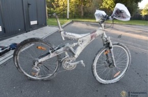 Polizeiinspektion Wismar: POL-HWI: Jugendliche zünden Fahrradsattel an - Polizei sucht Zeugen