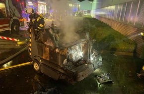 Freiwillige Feuerwehr Kranenburg: FW Kranenburg: Kehrmaschine geriet in Brand