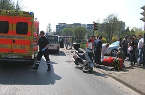 Polizeiinspektion Hameln-Pyrmont/Holzminden: POL-HOL: Holzminden - Dr.-Stiebel-Straße: Vorfahrtsunfall fordert eine Schwerverletzte - Fahrer eines Klein-LKW missachtet das Rotlicht der Ampel -