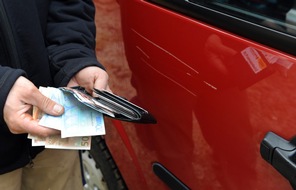 HUK-COBURG: Gut zu wissen: Tipps für den Alltag (Mit Bild) / Durch Rechnen sparen / Rabatt erhalten: Schaden selber bezahlen