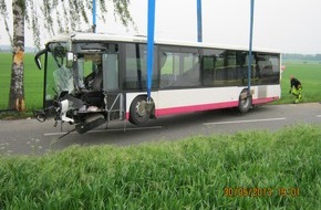 Polizeiinspektion Hildesheim: POL-HI: Nachtrag zu Verkehrsunfall mit Linienbus (30.05.15, 19:55 Uhr)