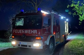 Freiwillige Feuerwehr Gemeinde Schiffdorf: FFW Schiffdorf: Spaziergänger entdeckt glimmenden Flächenbrand - Schlimmeres kann verhindert werden