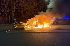 Freiwillige Feuerwehr H&uuml;nxe: FW H&uuml;nxe: Pkw in Flammen - Fahrzeugbrand auf Rastplatz