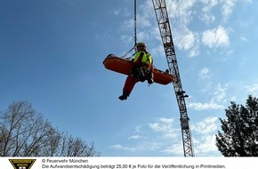 Feuerwehr M&uuml;nchen: FW-M: Notfallrettung auf Baustelle (Menterschwaige)