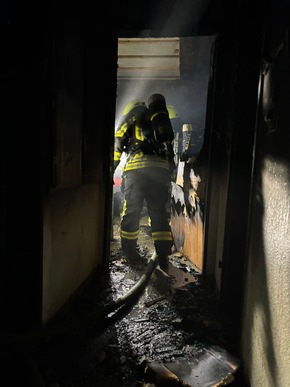 FW-OE: Zimmerbrand in zentraler Unterbringungseinrichtung des Landes