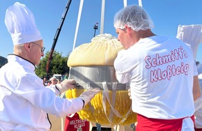RID-Weltrekord in Franken erfolgreich – Wombach produziert weltweit »größten Kartoffelkloß« mit 464,8 kg Gewicht