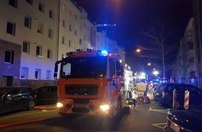 Feuerwehr Frankfurt am Main: FW-F: Wohnungsbrand mit 100.000 Euro Sachschaden. Zwei Personen leicht verletzt.