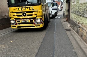 Polizeidirektion Landau: POL-PDLD: Klingenmünster - Verkehrsbehinderung durch Pannen-Lkw