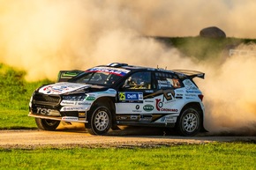 Finnland-Rallye: Estnische, finnische und tschechische Škoda Teams jagen auf schnellen Schotterstrecken in Jyväskylä nach Ruhm