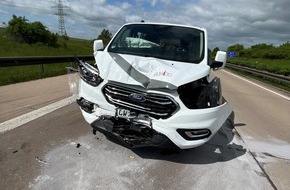 Autobahnpolizeiinspektion: API-TH: Multicar liegt nach Unfall auf der Seite