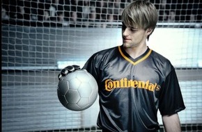 Continental AG: Positives Zwischenfazit für Testimonial-Werbung: Gute Zusammenarbeit zwischen Continental und Nationaltorwart Timo Hildebrand vom Meister und Pokalfinalist VfB Stuttgart