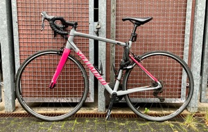 Polizei Lippe: POL-LIP: Detmold. Rennrad gefunden - Besitzer gesucht.