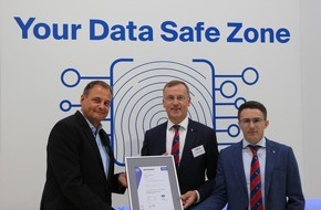 DQS GmbH: Schmitz Cargobull erhält DQS-Zertifikate für das Informationssicherheits-Managementsystem (ISO 27001) und die Lieferkettensicherheit (TAPA)