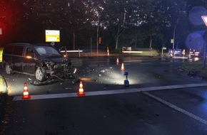 Polizei Bochum: POL-BO: Unfall auf der Berliner Straße: Eine leicht verletzte Person und hoher Sachschaden