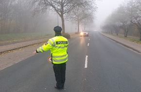 Polizeiinspektion Wilhelmshaven/Friesland: POL-WHV: "Licht kann Leben retten!" Beleuchtungskontrollen in der dunklen Jahreszeit (FOTO) - Polizei leitet innerhalb nur weniger Stunden 16 Verfahren ein