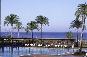 TUI Suisse Ltd: Morgens auf der Piste, nachmittags am Mittelmeer: "Sea & Ski Woche" im ROBINSON Club Playa Granada/Andalusien