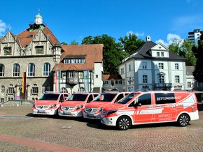 FW-GL: Feuerwehr Bergisch Gladbach stellt vier neue Notarzteinsatzfahrzeuge in Dienst - Moderne Technik für eine leistungsfähige Notfallversorgung