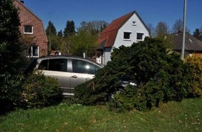 Polizeiinspektion Wilhelmshaven/Friesland: POL-WHV: Verkehrsunfall in Varel: Fahrer verwechselt Gas- und Bremspedal