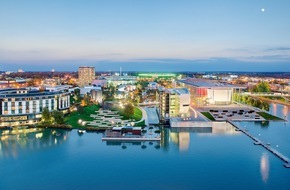 Autostadt GmbH: Besucherrekord in der Autostadt in Wolfsburg / Themenpark erreicht mit 2,27 Millionen Besuchern in 2011 und über 24 Millionen Gästen seit seinem Bestehen Spitzenwerte (mit Bild)