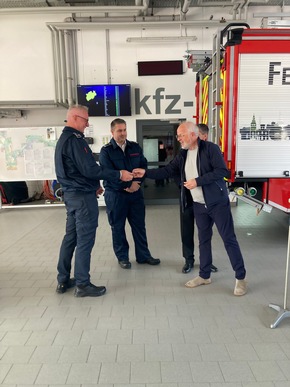 FW-EN: Feuerwehr Hattingen stellt drei neue Hilfeleistungslöschgruppenfahrzeuge in Dienst - Investition in die Sicherheit der Bevölkerung