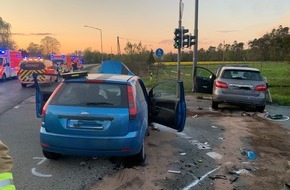 Feuerwehr Ratingen: FW Ratingen: Verkehrsunfall mit 5 Verletzten