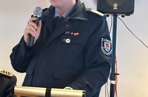 Kreisfeuerwehr Rotenburg (W&uuml;mme): FW-ROW: Kreisdelegierten-Tag der Kinder- und Jugendfeuerwehren - Kreisjugendpflegerin Birgit Martens ausgezeichnet