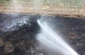 Freiwillige Feuerwehr Bedburg-Hau: FW-KLE: Nach Flächenbrand an der Gocher Straße (B67): Feuerwehr warnt vor Bränden durch Zigarettenkippen
