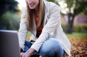 WINGS Fernstudium: Jetzt bewerben und Pionier sein: Studieren via Internet / WINGS bietet zum Wintersemester 2012/13 neue berufsbegleitende Online-Fernstudiengänge der Net.Uni an - Einschreiben noch bis 30. September (BILD)