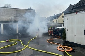 Feuerwehr Velbert: FW-Velbert: Garagenbrand auf der Mettmanner Straße