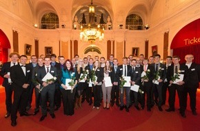 WAGO GmbH & Co.KG: WAGO-Stiftung würdigt hervorragende Ausbildungsabschlüsse (FOTO)