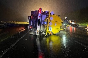Freiwillige Feuerwehr Bad Honnef: FW Bad Honnef: LKW nach Unfall umgekippt