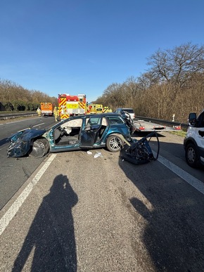 FW Ratingen: Schwere Verkehrsunfall auf der BAB 3